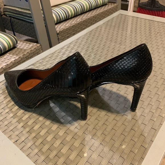 Heels - Picture 4 of 6